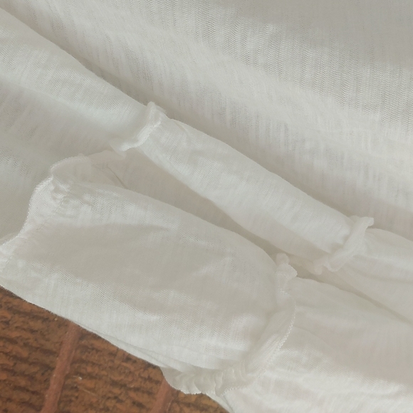 Never Worn White Cotton blouse with bell sleeves.  Sz Large - Picture 2 of 6